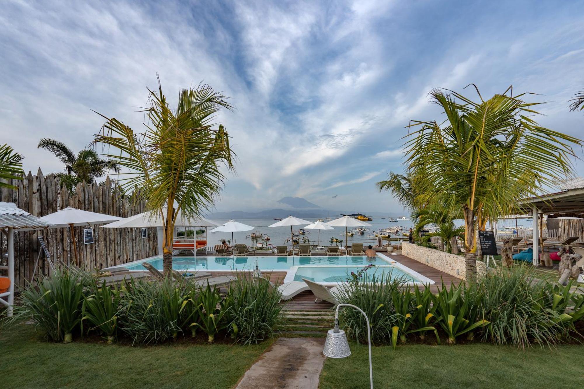 Paus Putih Hotel Nusa Lembongan  Ngoại thất bức ảnh