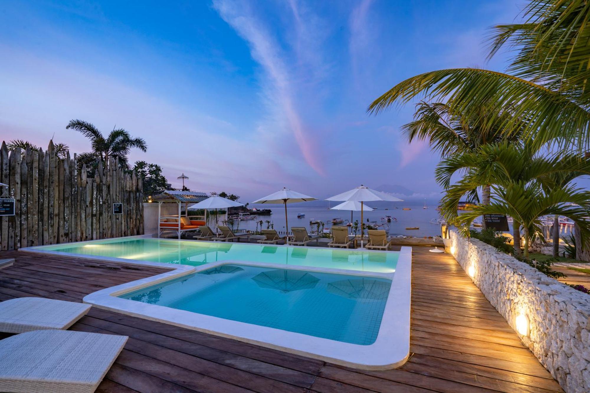 Paus Putih Hotel Nusa Lembongan  Ngoại thất bức ảnh