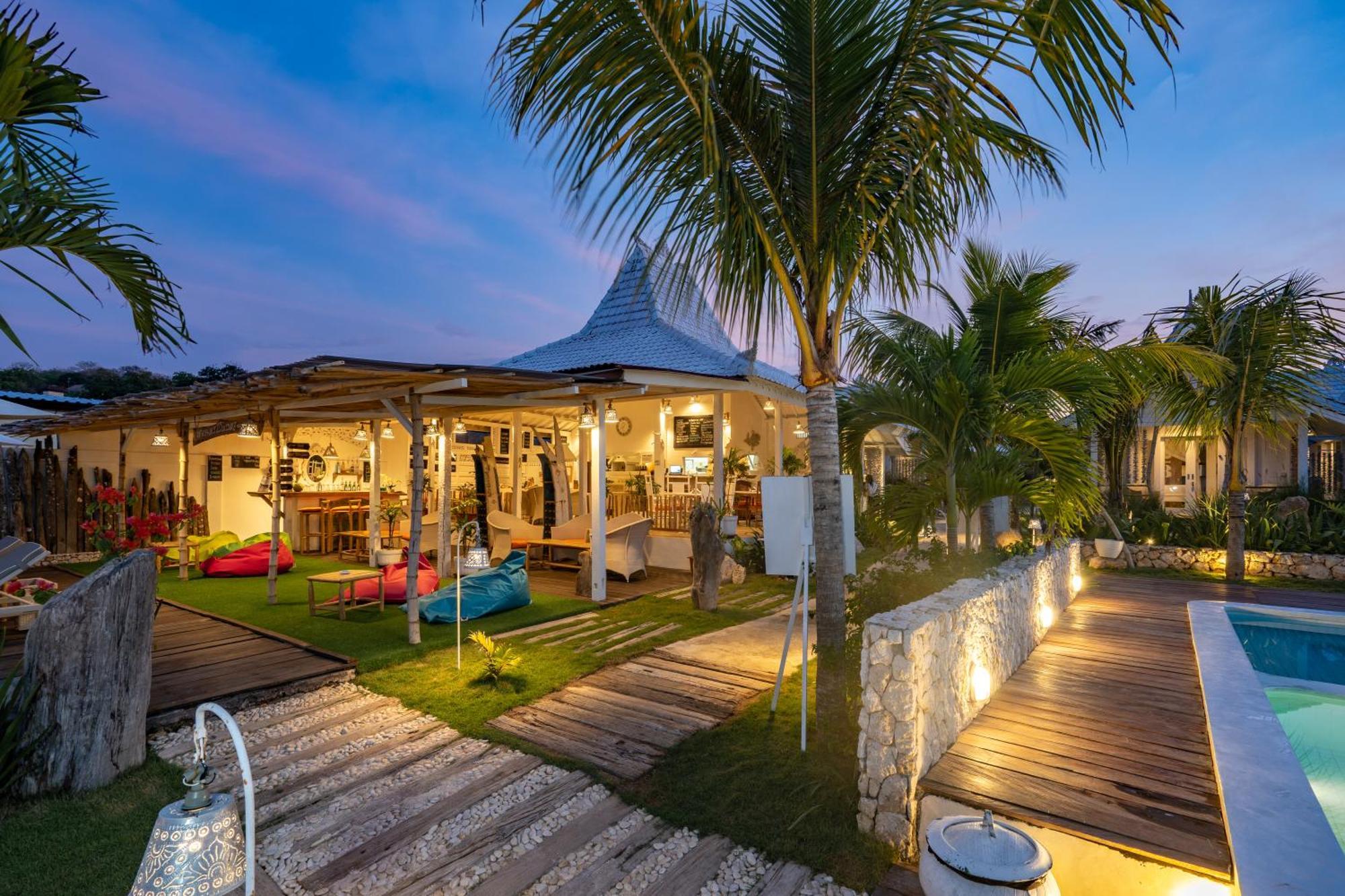 Paus Putih Hotel Nusa Lembongan  Ngoại thất bức ảnh