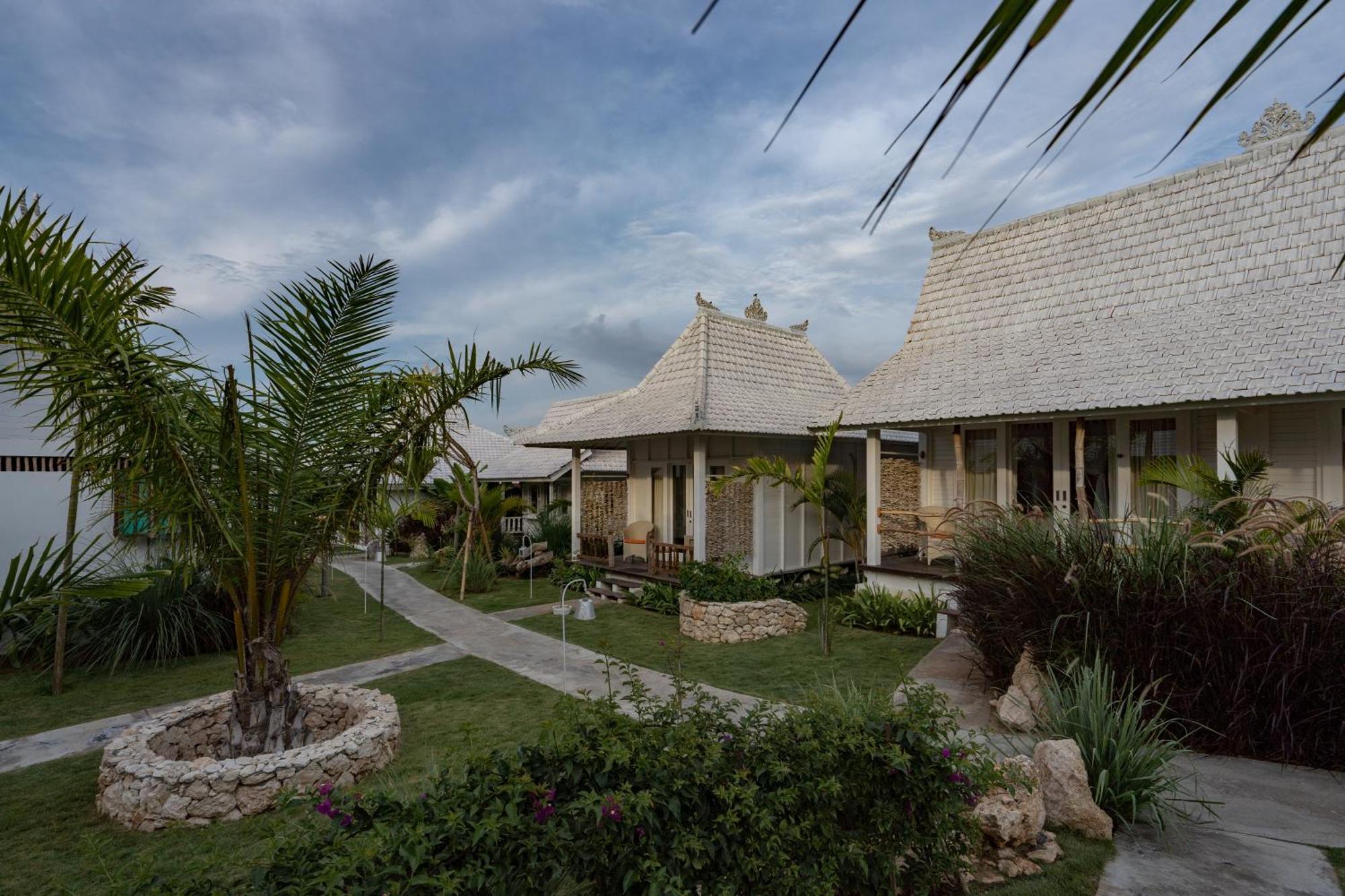 Paus Putih Hotel Nusa Lembongan  Ngoại thất bức ảnh