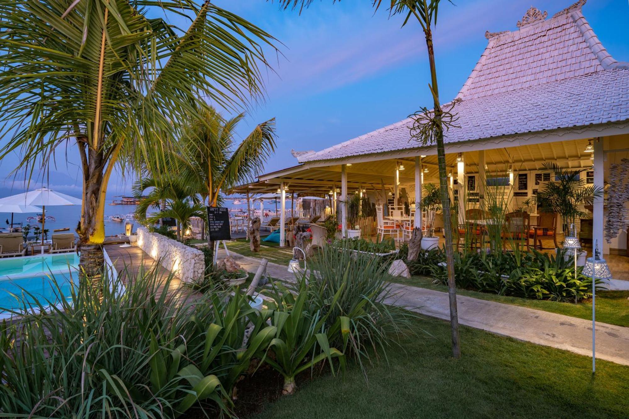 Paus Putih Hotel Nusa Lembongan  Ngoại thất bức ảnh