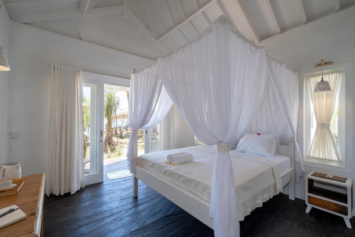 Paus Putih Hotel Nusa Lembongan  Ngoại thất bức ảnh